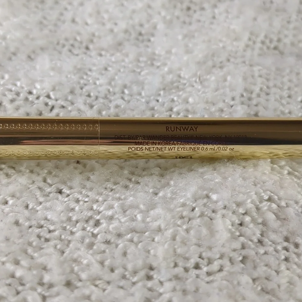 Wander Beauty High Line Liquid Eyeliner in Runway, 0.6ml/0.02fl oz